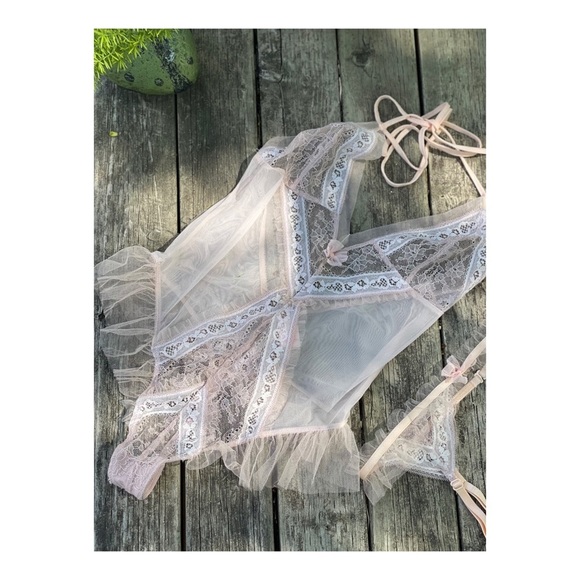 Victoria’s Secret Bodysuit & Garter Matching Lace - Picture 2 of 14